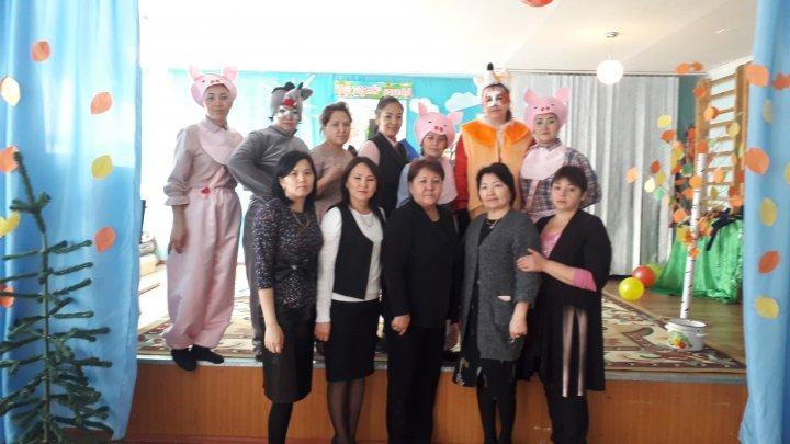 №52 Бастауыш мектеп шағын орталығында  "Үш торай ертегісі "