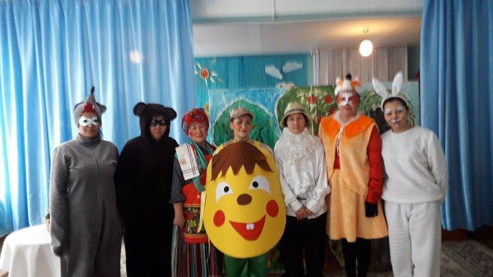 Бауырсақ пен Үш торай ертегілері